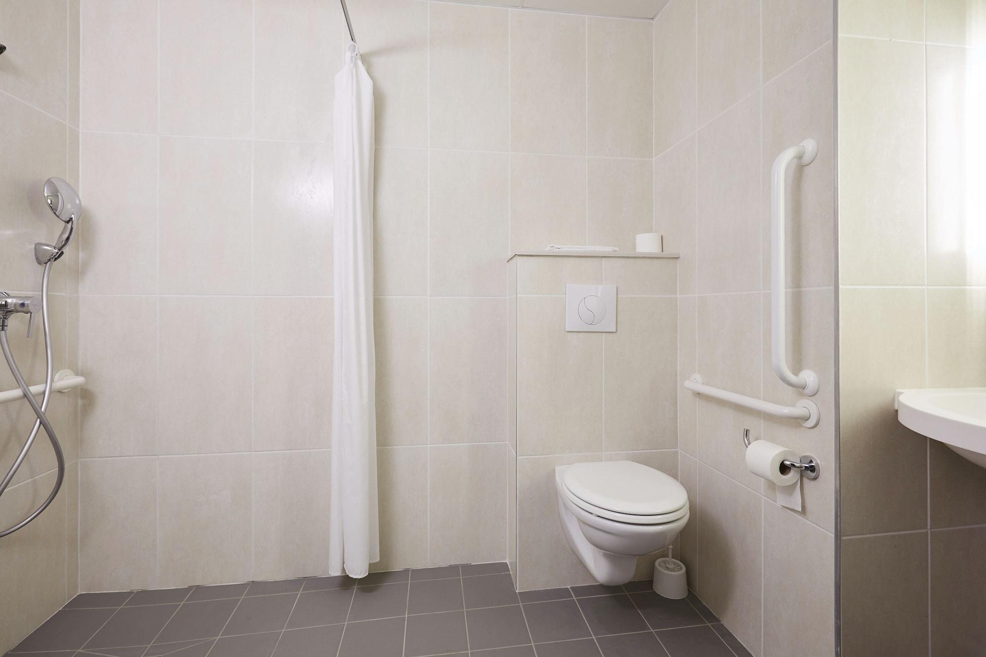 B&B Hotel Aix En Provence 勒图鲁内 外观 照片